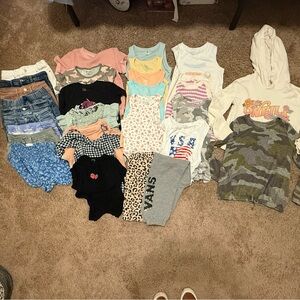 Girls sz 7/8 M Mixed Clothing Bundle Lot of shorts, tops, sweatpants & hoodies.